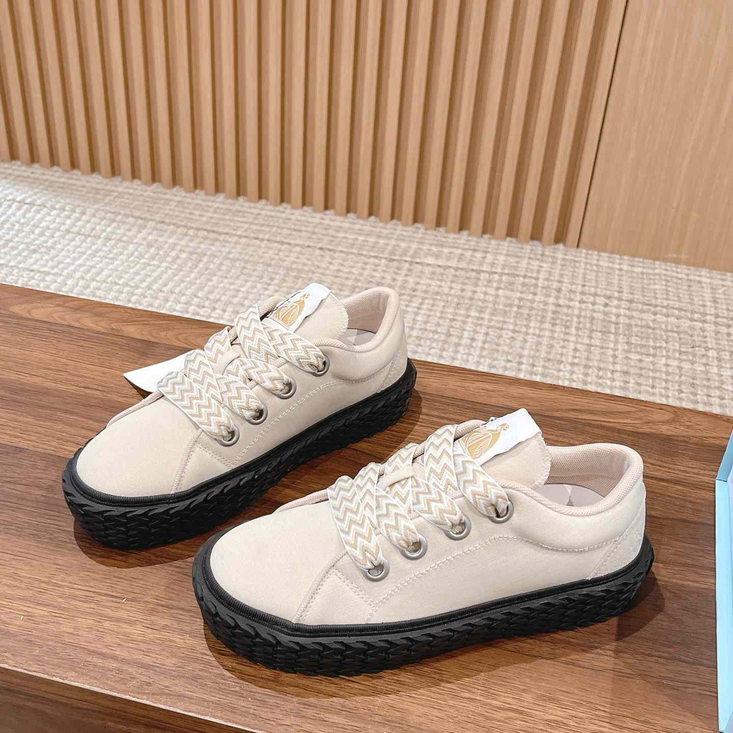 Lanvin Curbies Low-Top Sneakers - PerfectKickZ