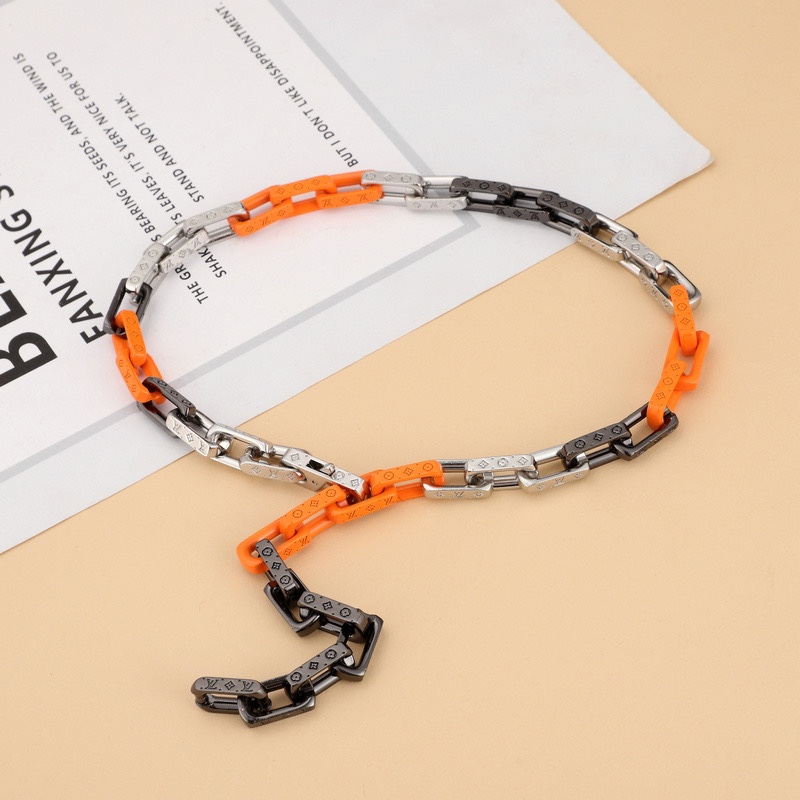 Louis Vuitton Monogram Chain Necklace    MP3142 - PerfectKickZ