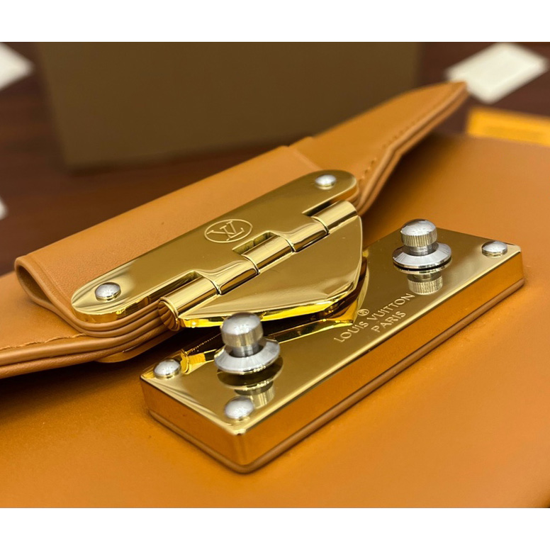 Louis Vuitton Swing   M20396 - PerfectKickZ