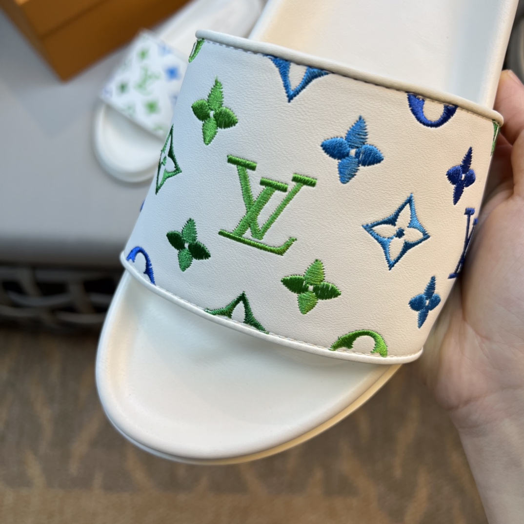Louis Vuitton Monogram Sandals - 