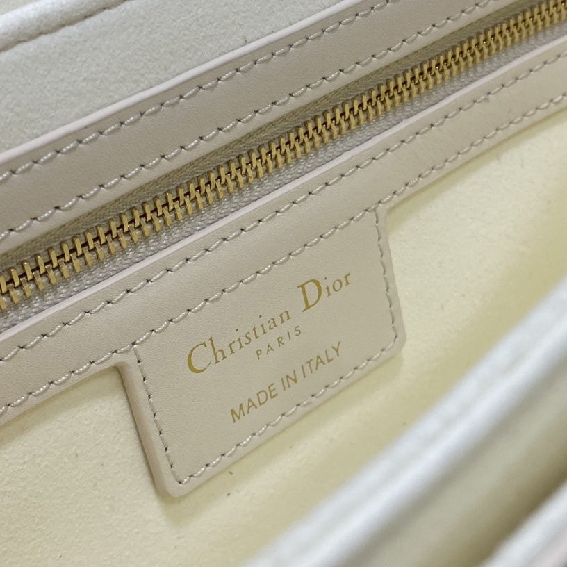 Dior 30 Montaigne Avenue Bag - PerfectKickZ