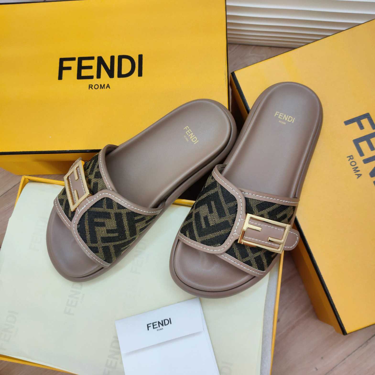 Fendi Feel Fabric Slides - 