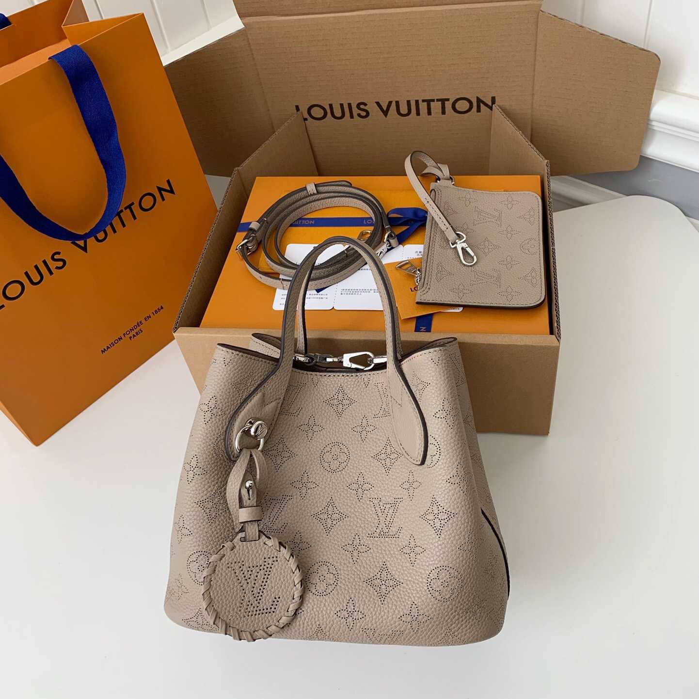 Louis Vuitton Blossom PM   M21849 - PerfectKickZ