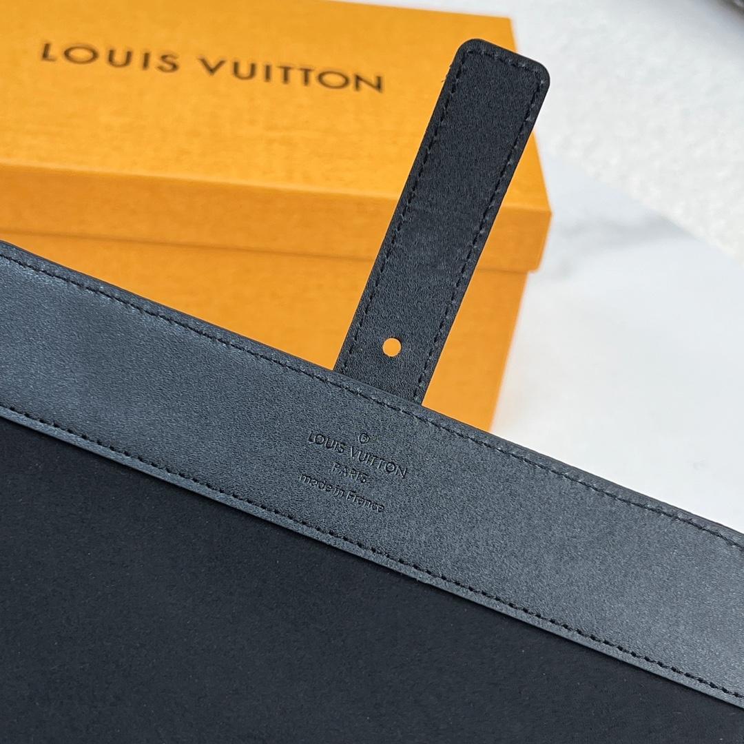 Louis Vuitton Etui 3 Montres    M10147 - PerfectKickZ