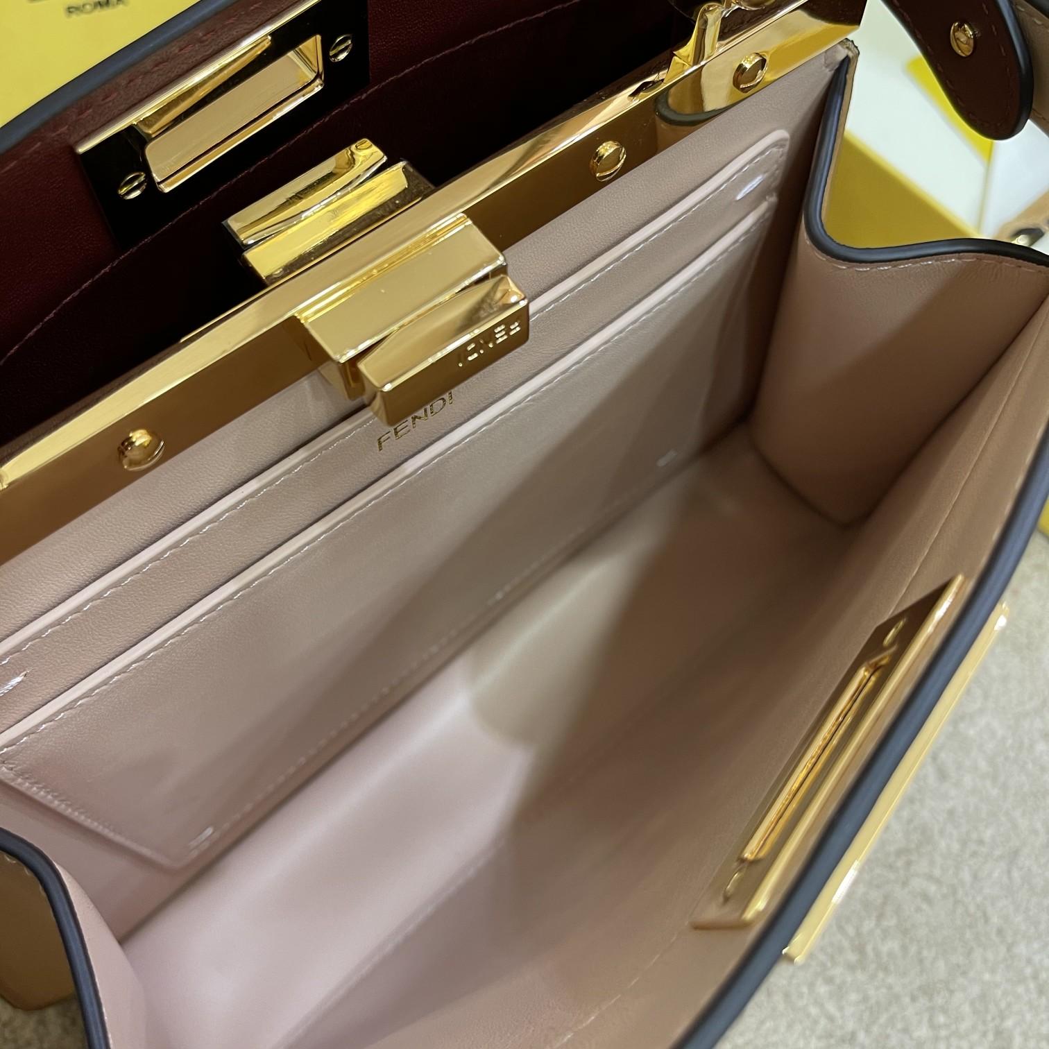 Fendi Peekaboo Iseeu Small Beige Leather Bag - 