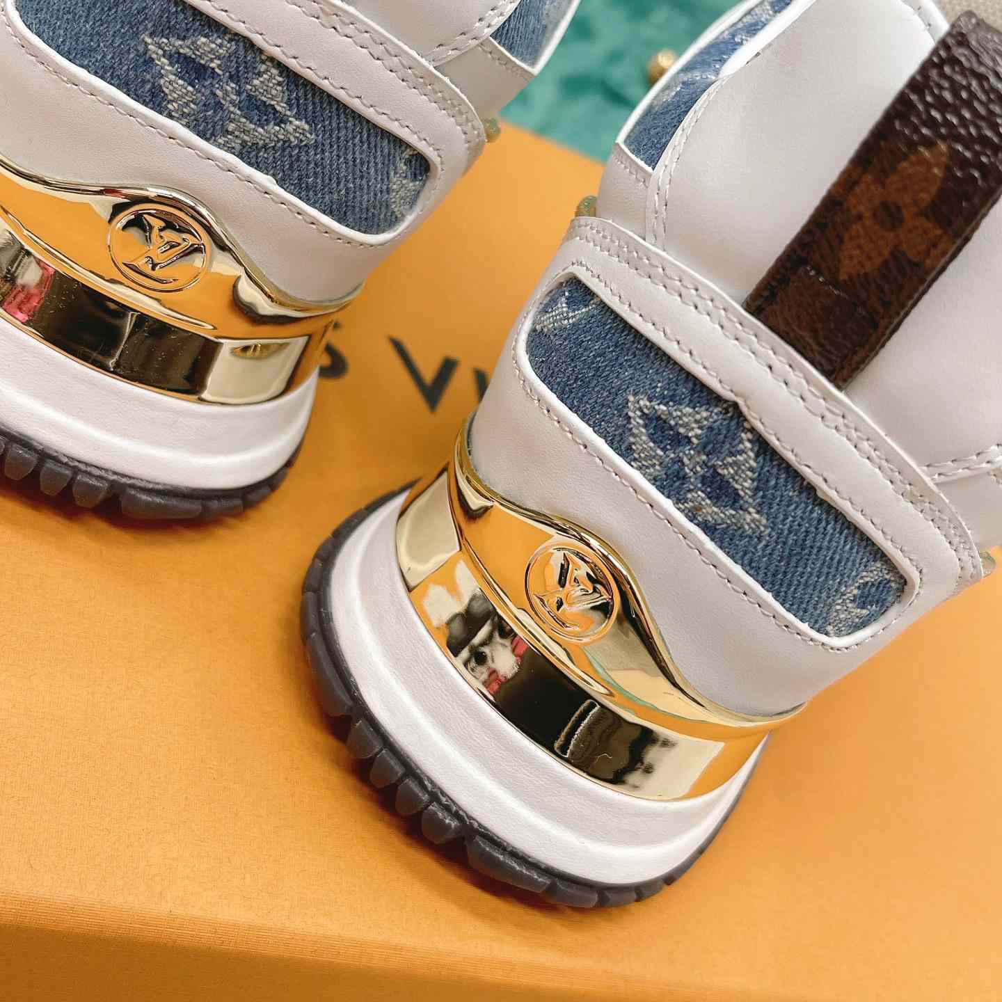 Louis Vuitton Run Away Sneaker   (upon uk size)   - PerfectKickZ