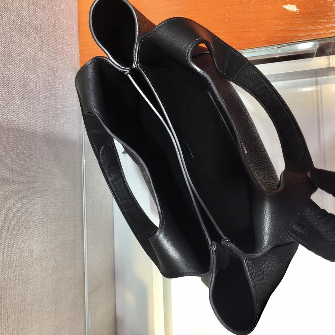 Prada Leather Tote - PerfectKickZ