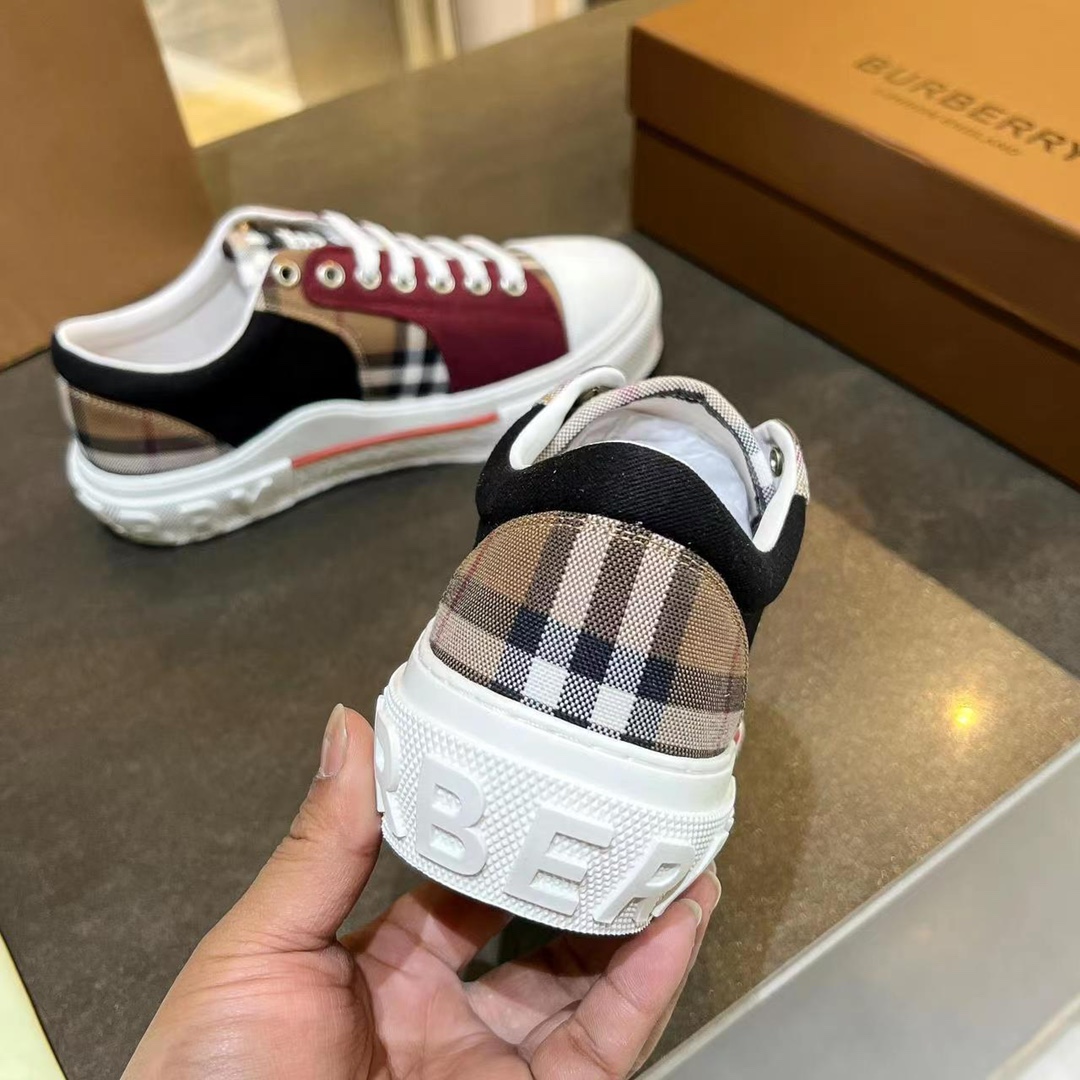 Burberry Kai Check Low-Top Sneakers - PerfectKickZ