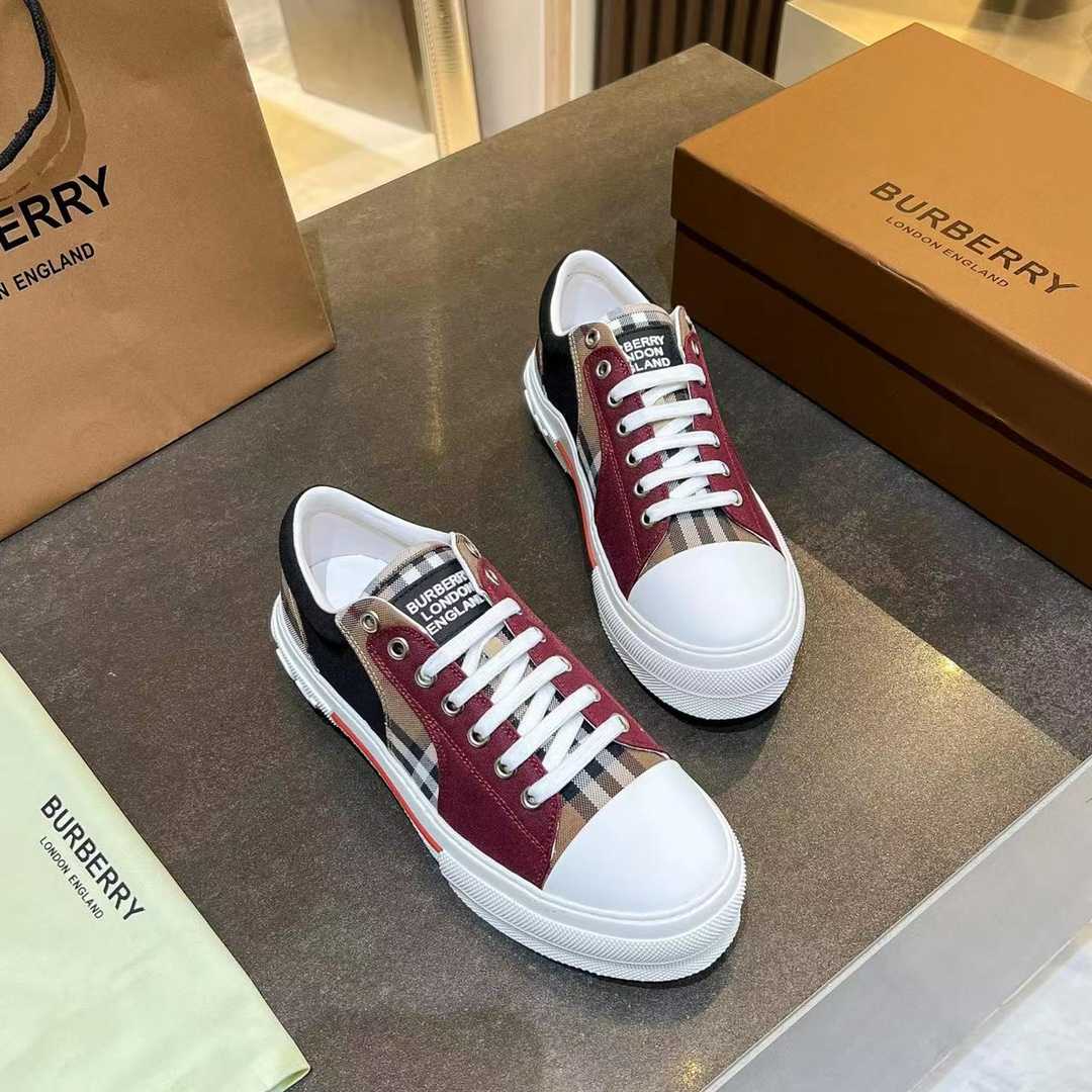 Burberry Kai Check Low-Top Sneakers - PerfectKickZ