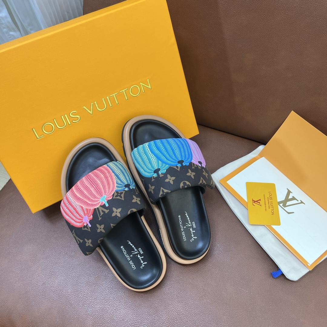 Louis Vuitton LV x YK Pool Pillow Flat Comfort Mule   1ABD8Y - PerfectKickZ