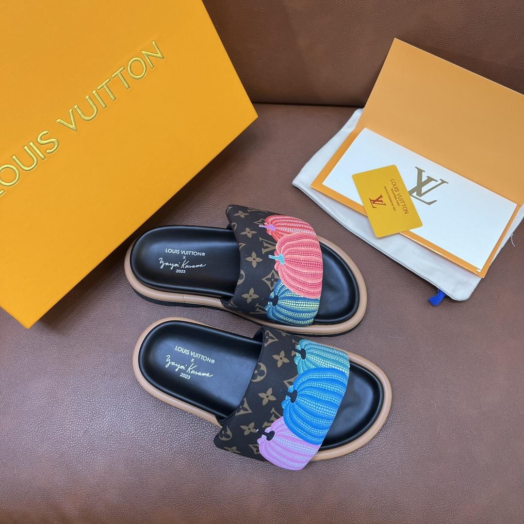Louis Vuitton LV x YK Pool Pillow Flat Comfort Mule   1ABD8Y - PerfectKickZ