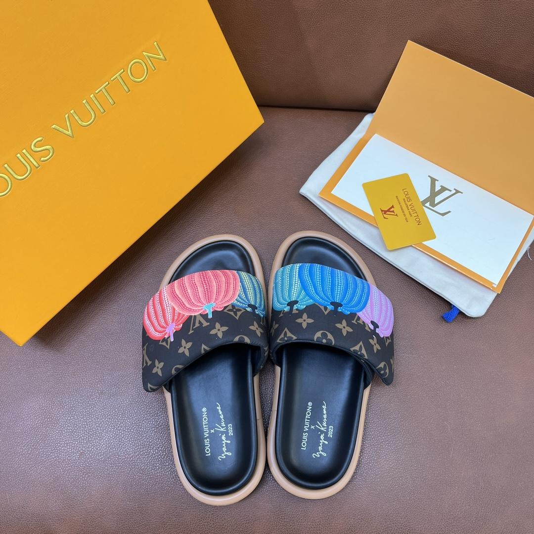 Louis Vuitton LV x YK Pool Pillow Flat Comfort Mule   1ABD8Y - PerfectKickZ