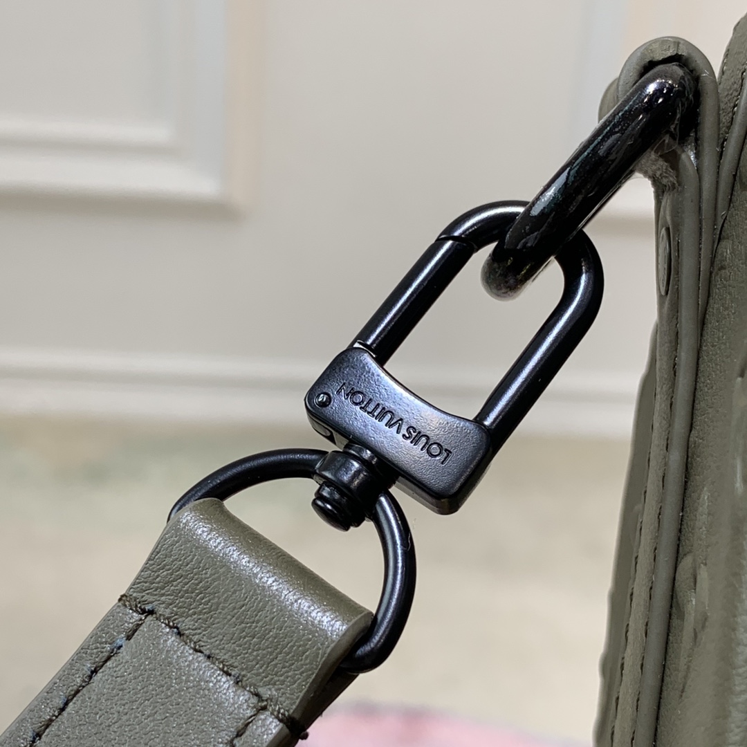 Louis Vuitton XS Other Leather Bag(21 x 12 x 9cm)  M57961 - PerfectKickZ