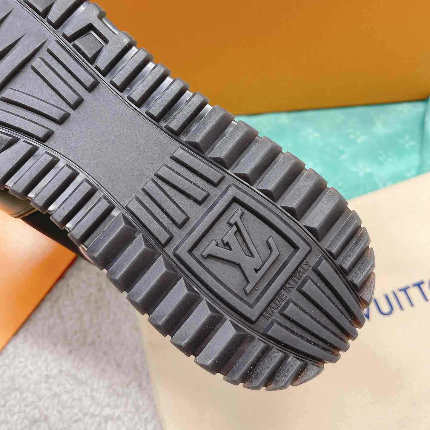 Louis Vuitton Run Away Sneaker   (upon uk size)  1AAP4P - PerfectKickZ