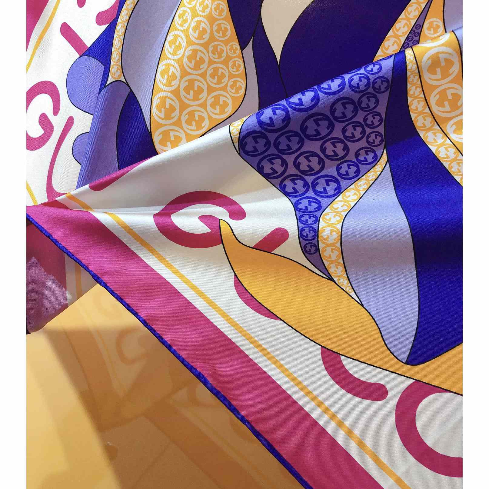 Gucci Maxi Flower Print Silk Scarf - PerfectKickZ