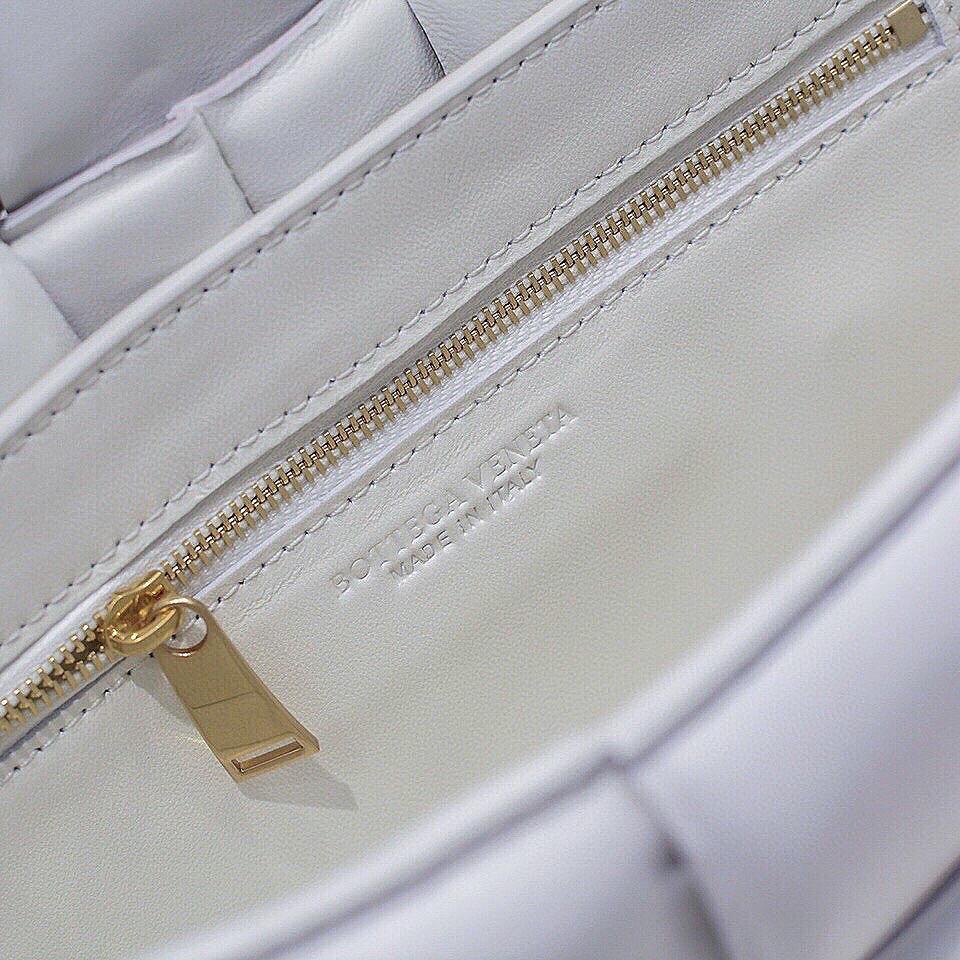 Bottega Veneta Chain Cassette - 