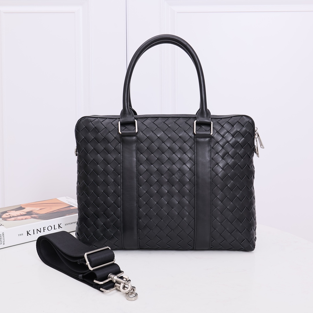 Bottega Veneta Slim Intrecciato Briefcase - PerfectKickZ
