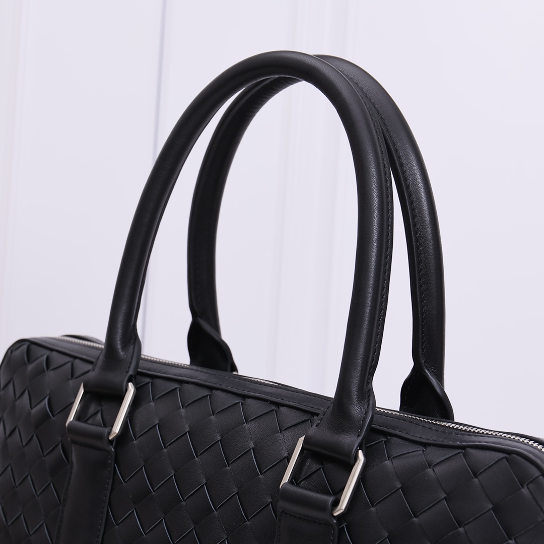 Bottega Veneta Slim Intrecciato Briefcase - PerfectKickZ