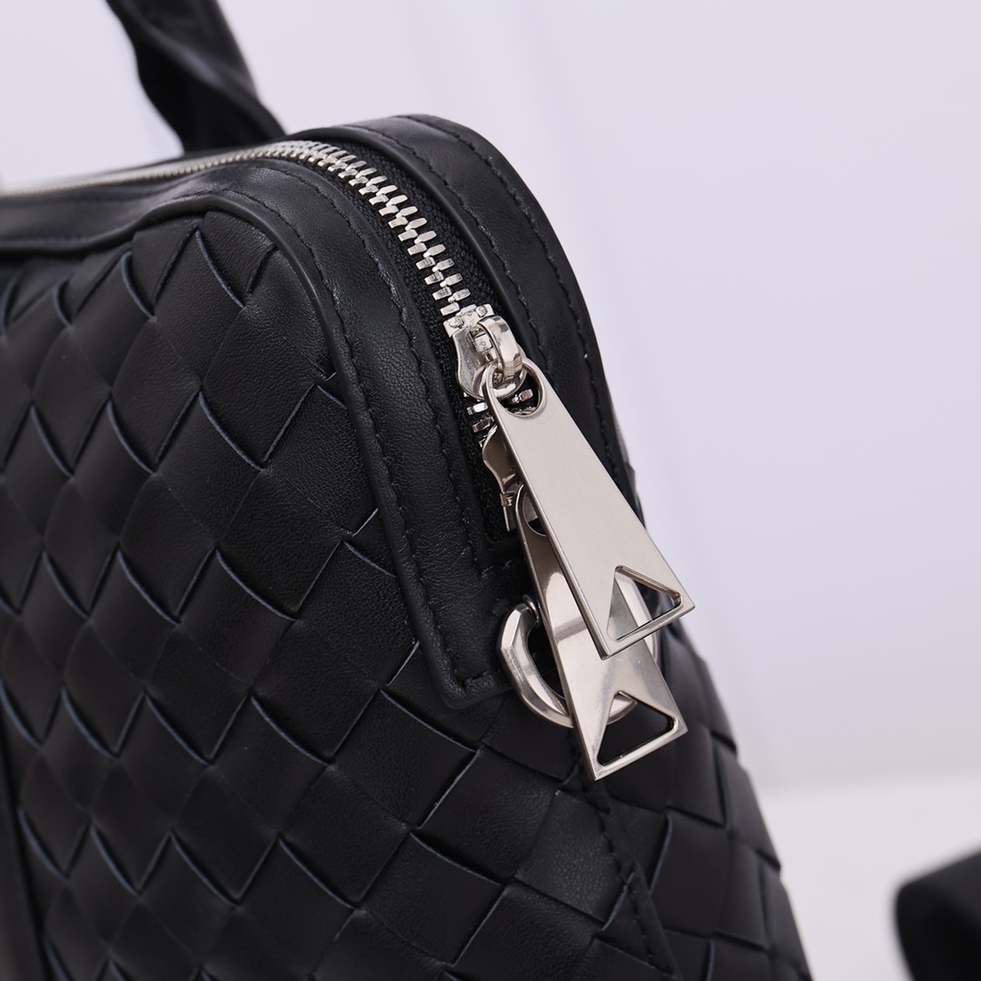Bottega Veneta Slim Intrecciato Briefcase - PerfectKickZ