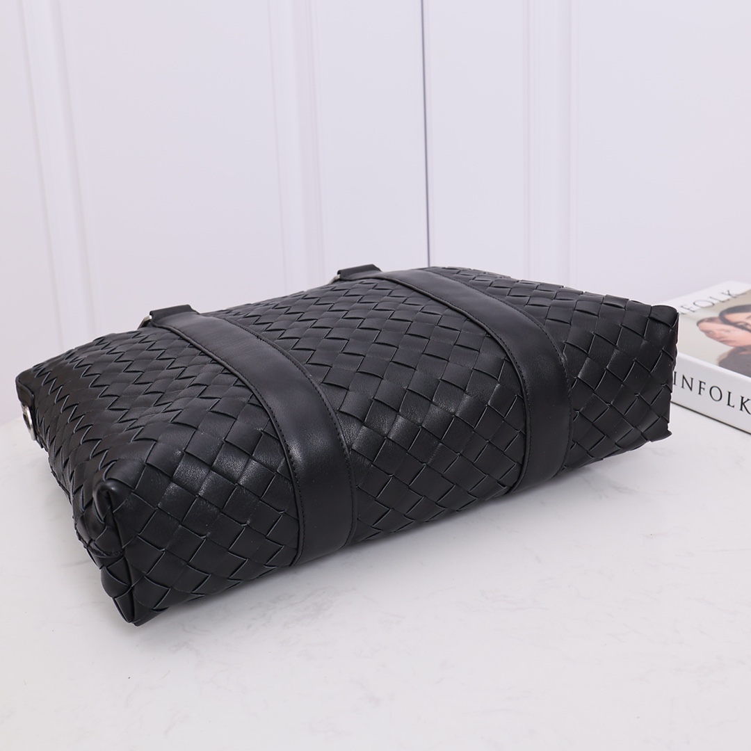 Bottega Veneta Slim Intrecciato Briefcase - PerfectKickZ