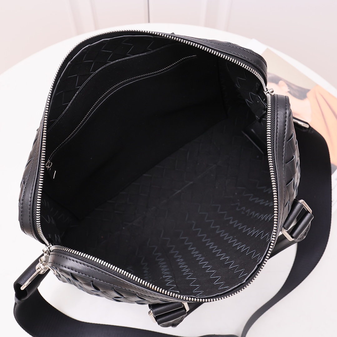 Bottega Veneta Slim Intrecciato Briefcase - PerfectKickZ