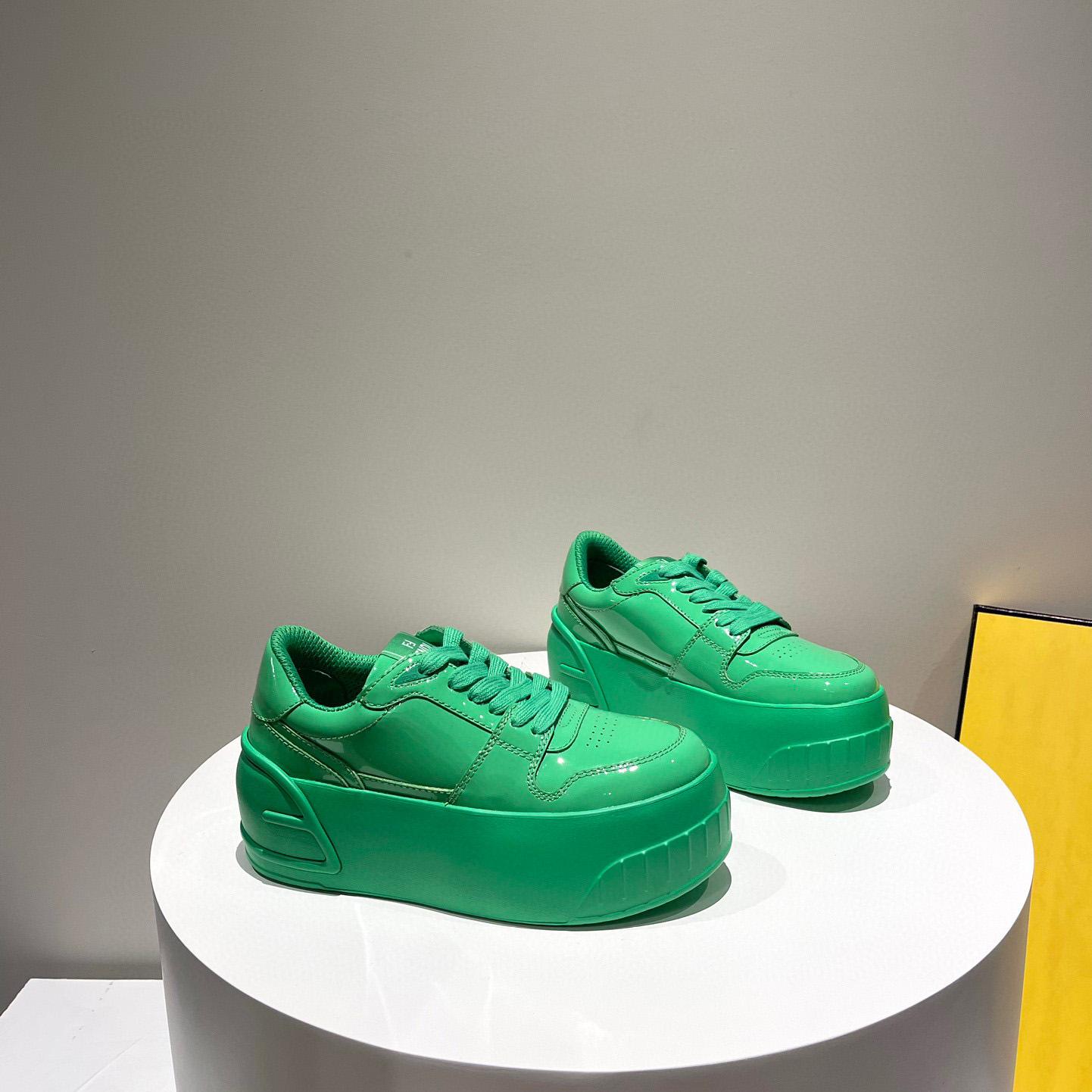 Fendi Fashion Show Green Leather Low-Tops Sneaker  - PerfectKickZ