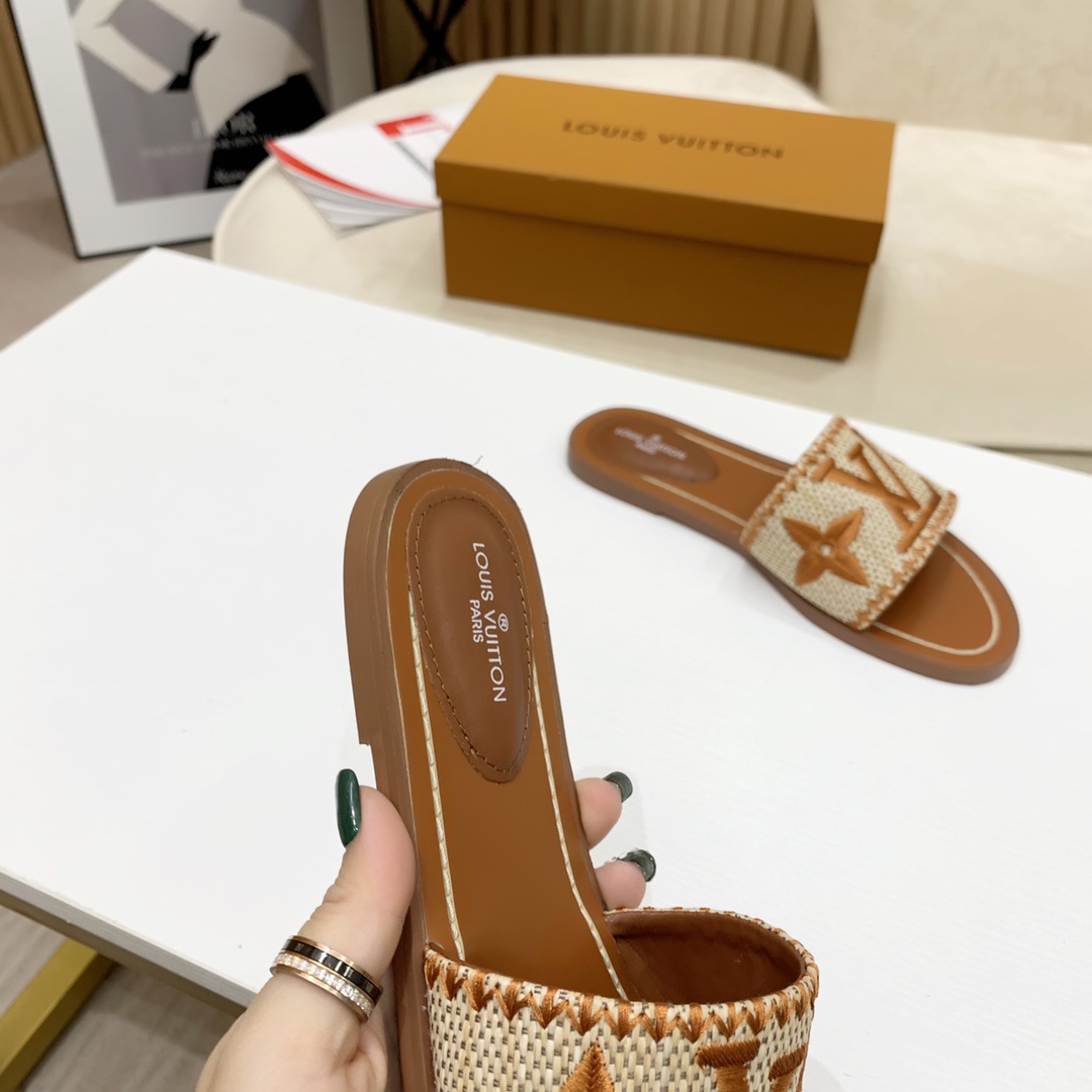 Louis Vuitton Lock It Flat Mule - PerfectKickZ