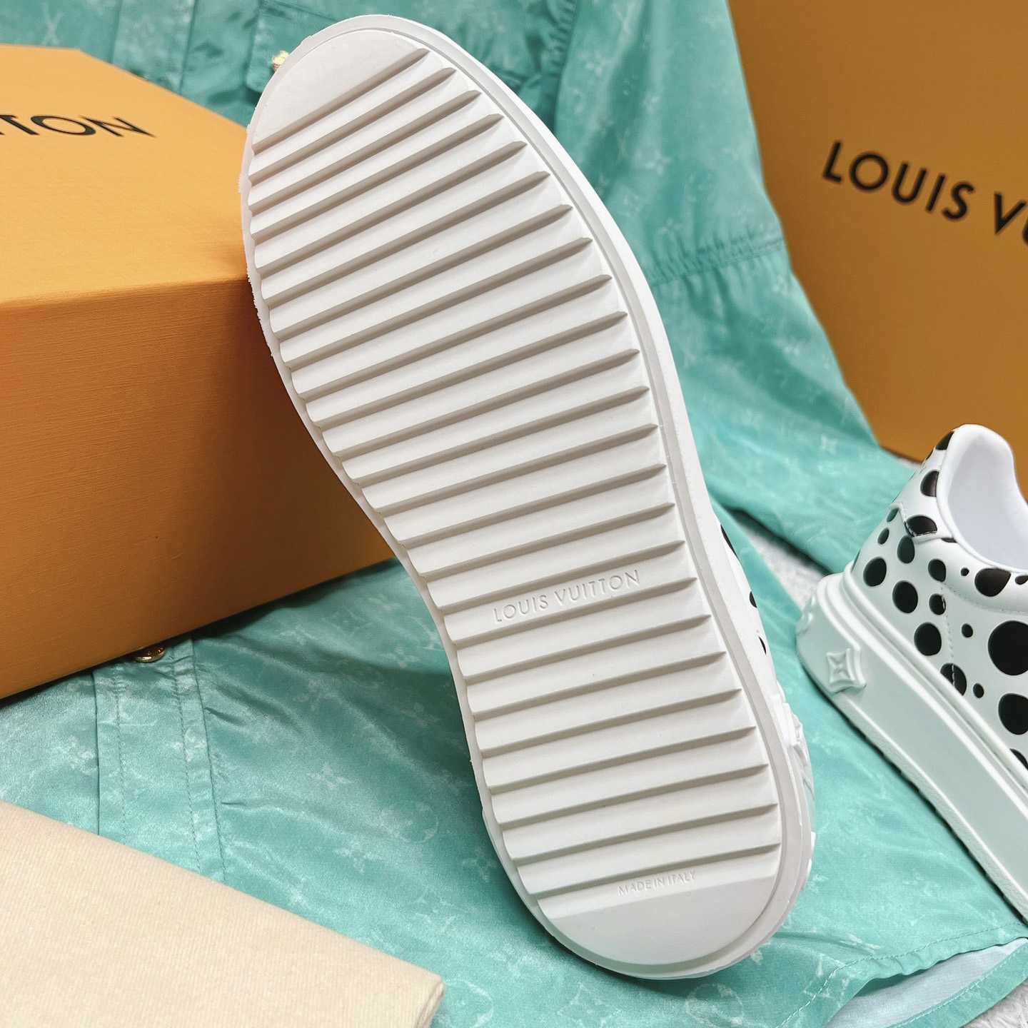 Louis Vuitton Time Out Sneaker (upon uk size)  1AB9VH - PerfectKickZ