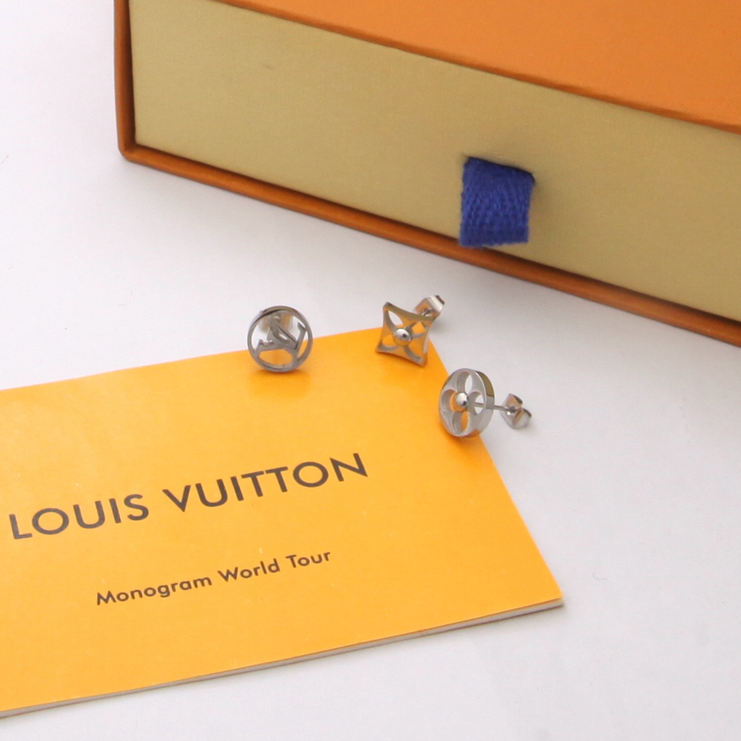 Louis Vuitton Crazy in Lock Earrings Set   M00395 - PerfectKickZ