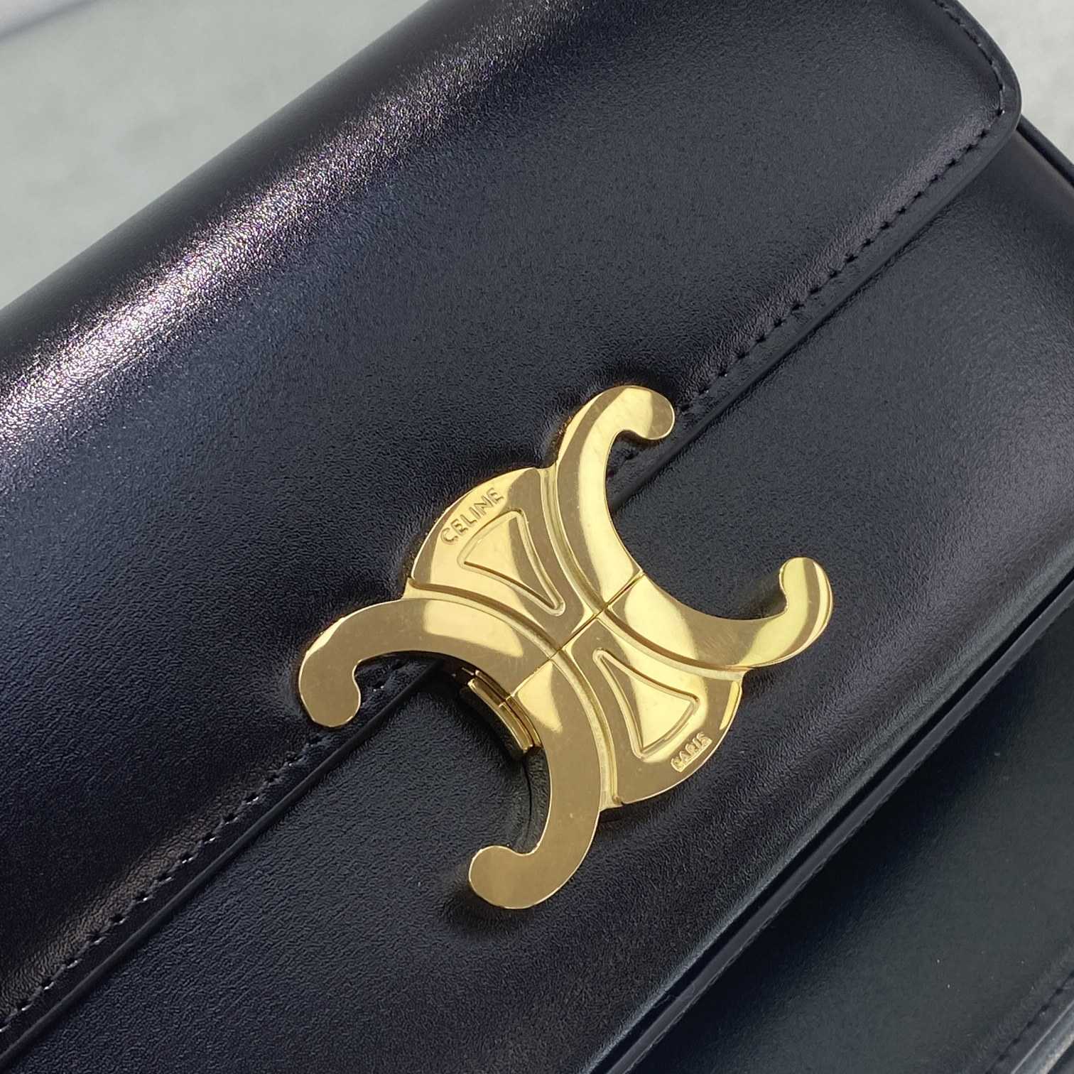 Celine Chain Box Triomphe Bag In Shiny Calfskin - 