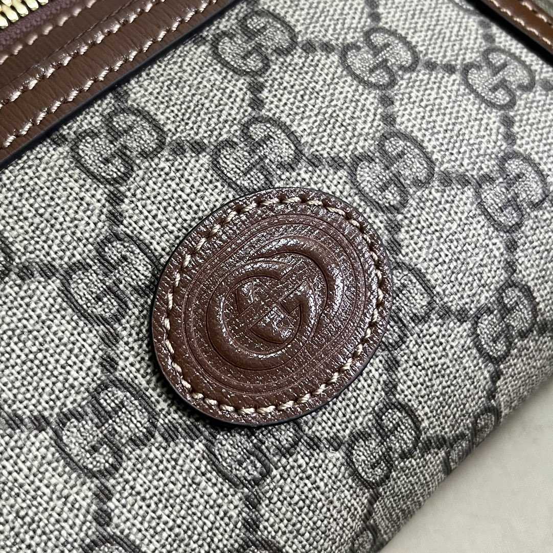 Gucci GG Large Belt Bag  (22-15-4cm) - 