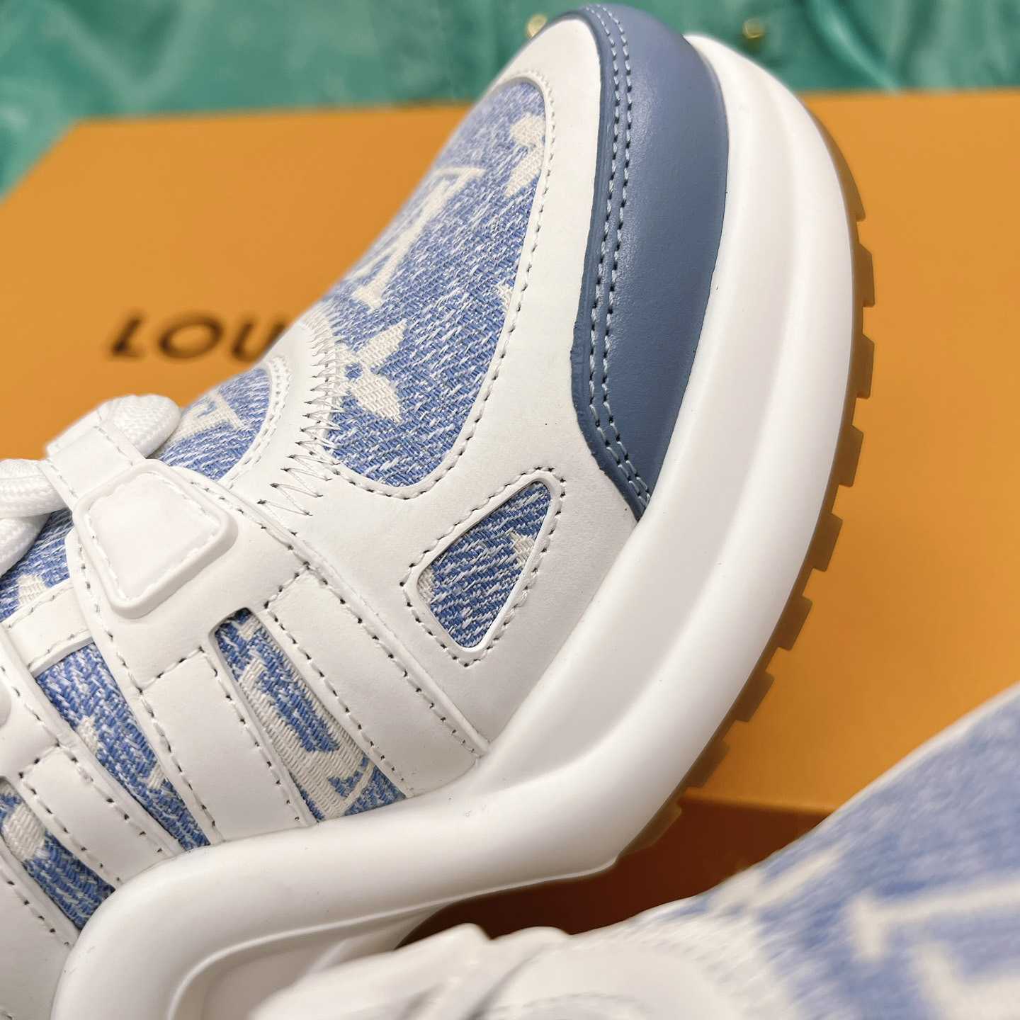 Louis Vuitton LV Archlight Trainers  (upon uk size)    1AB30Q - PerfectKickZ