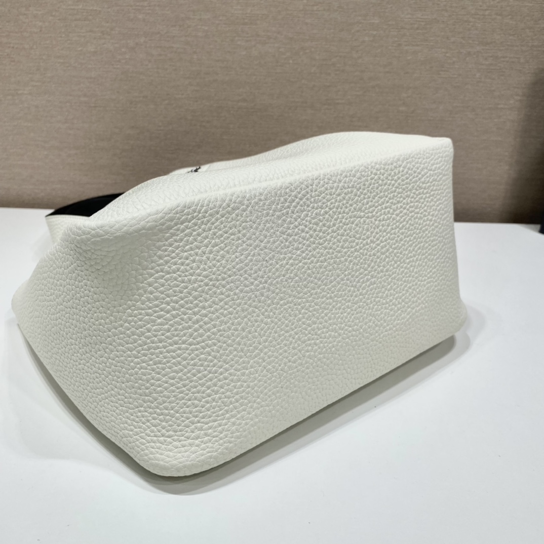 Prada Leather Tote - PerfectKickZ