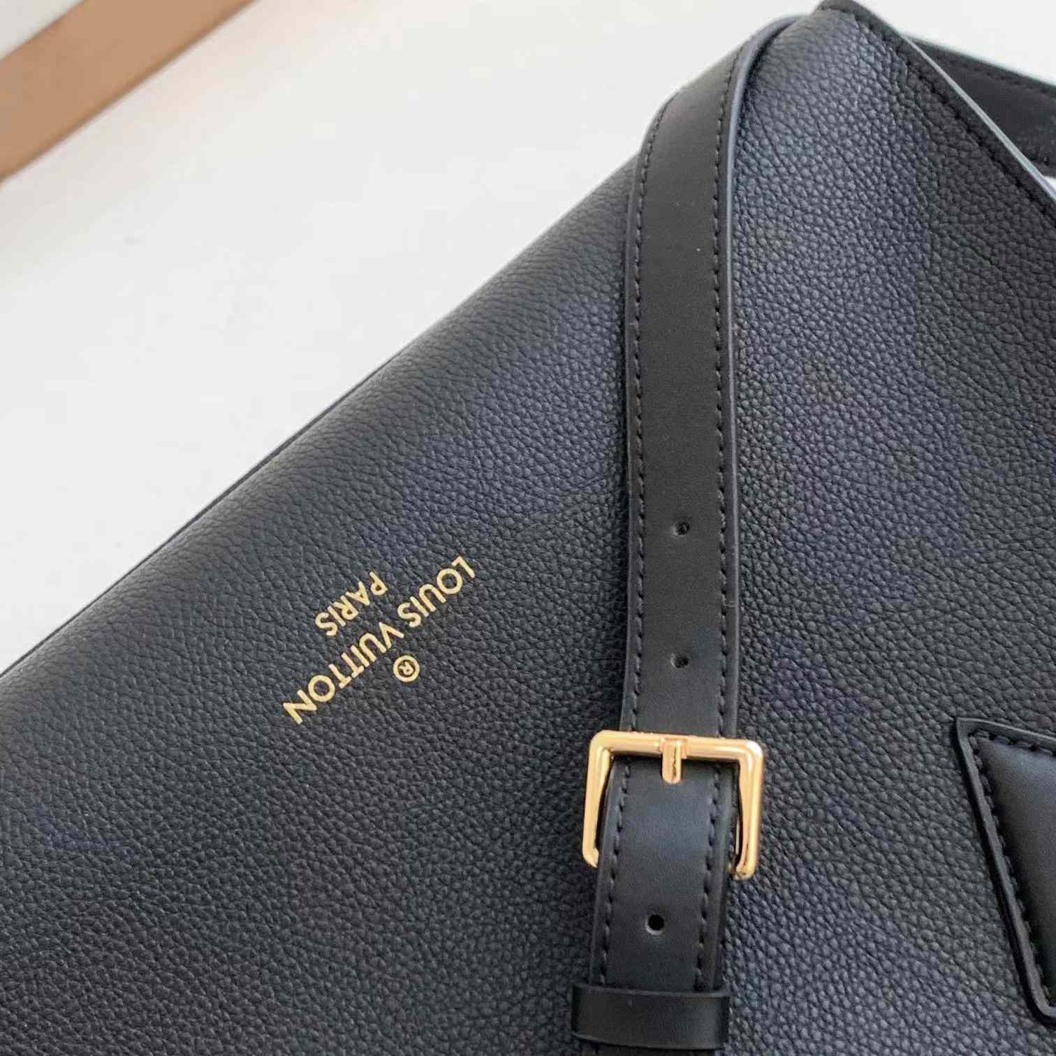 Louis Vuitton On My Side MM   M53826 - PerfectKickZ