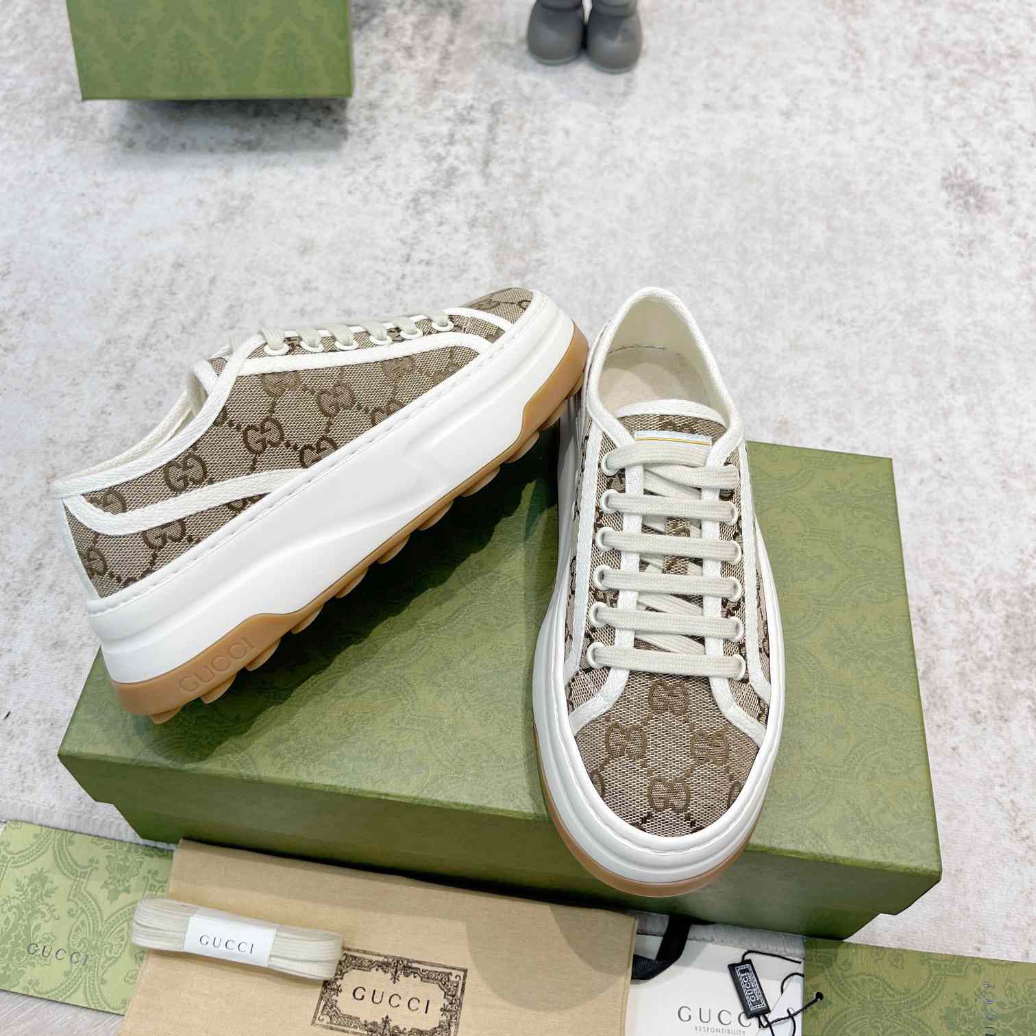 Gucci Women's GG Sneaker - PerfectKickZ