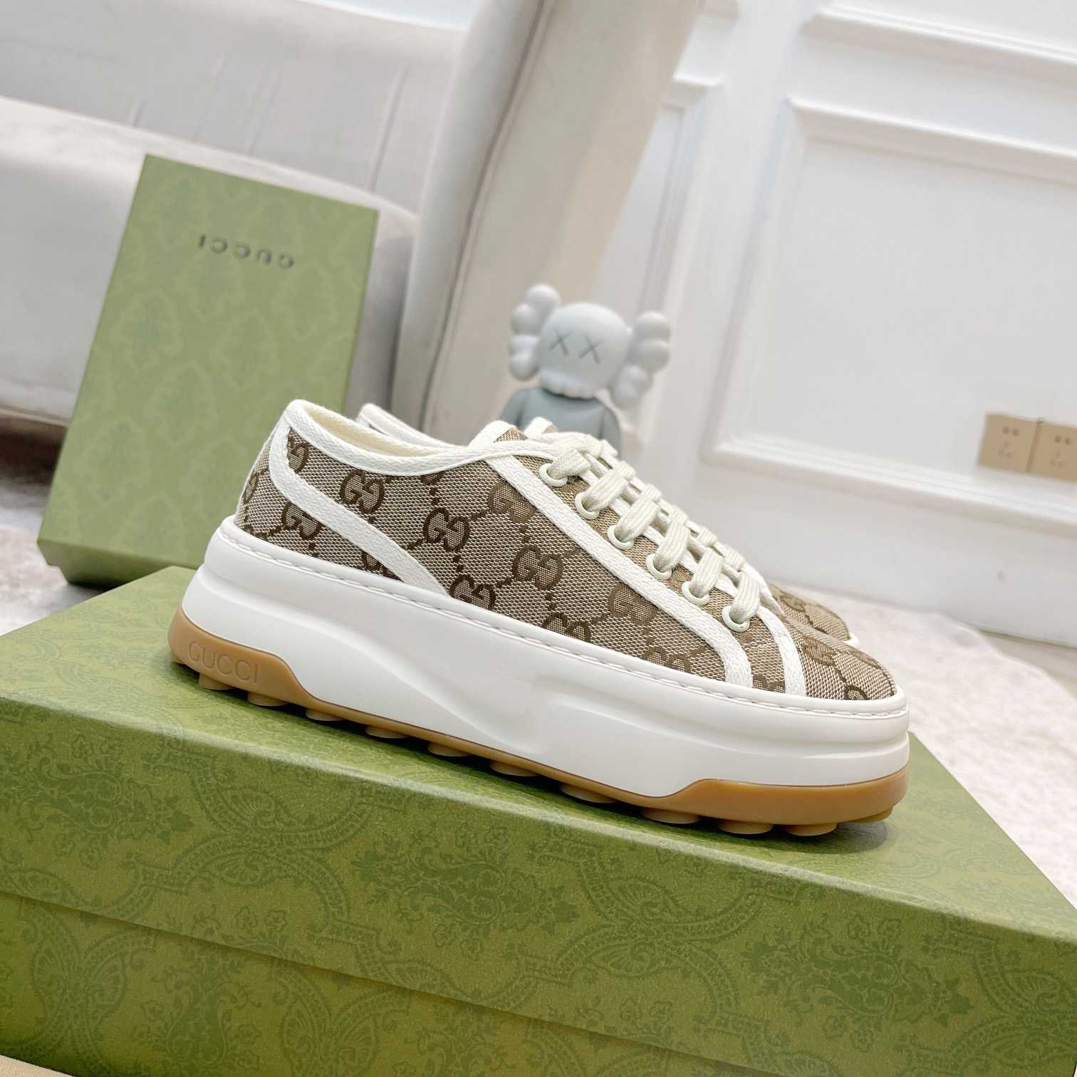Gucci Women's GG Sneaker - PerfectKickZ