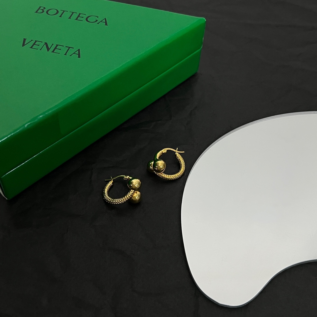 Bottega Veneta Intreccio Hoop Earrings - PerfectKickZ