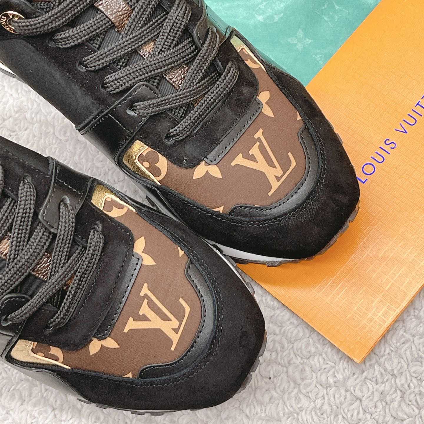Louis Vuitton Run Away Sneaker   (upon uk size)  1AAP3D - PerfectKickZ