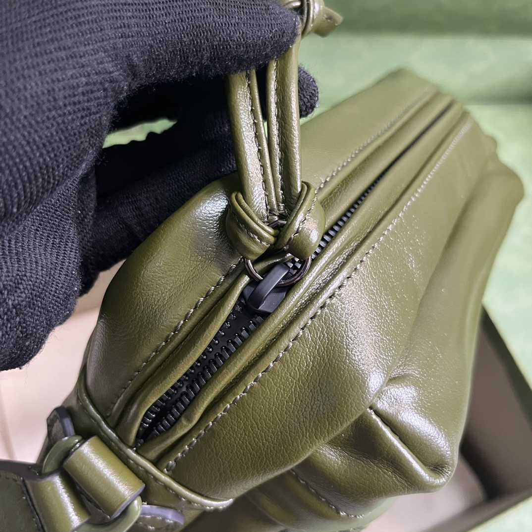 Gucci Shoulder Bag With Tonal Double G(23.5-15.5-8cm) - PerfectKickZ