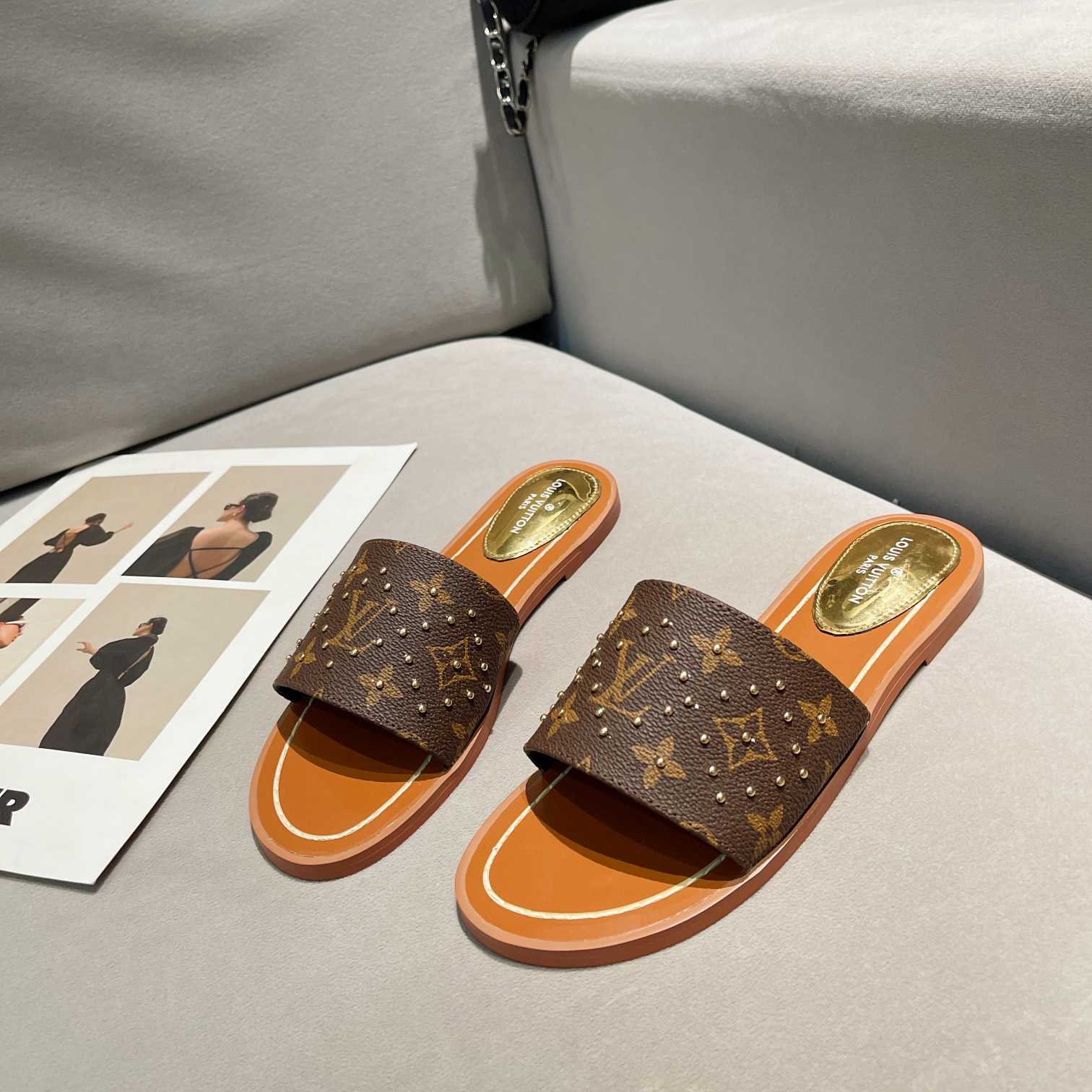 Louis Vuitton Lock It Flat Mule       1AAZYR - PerfectKickZ