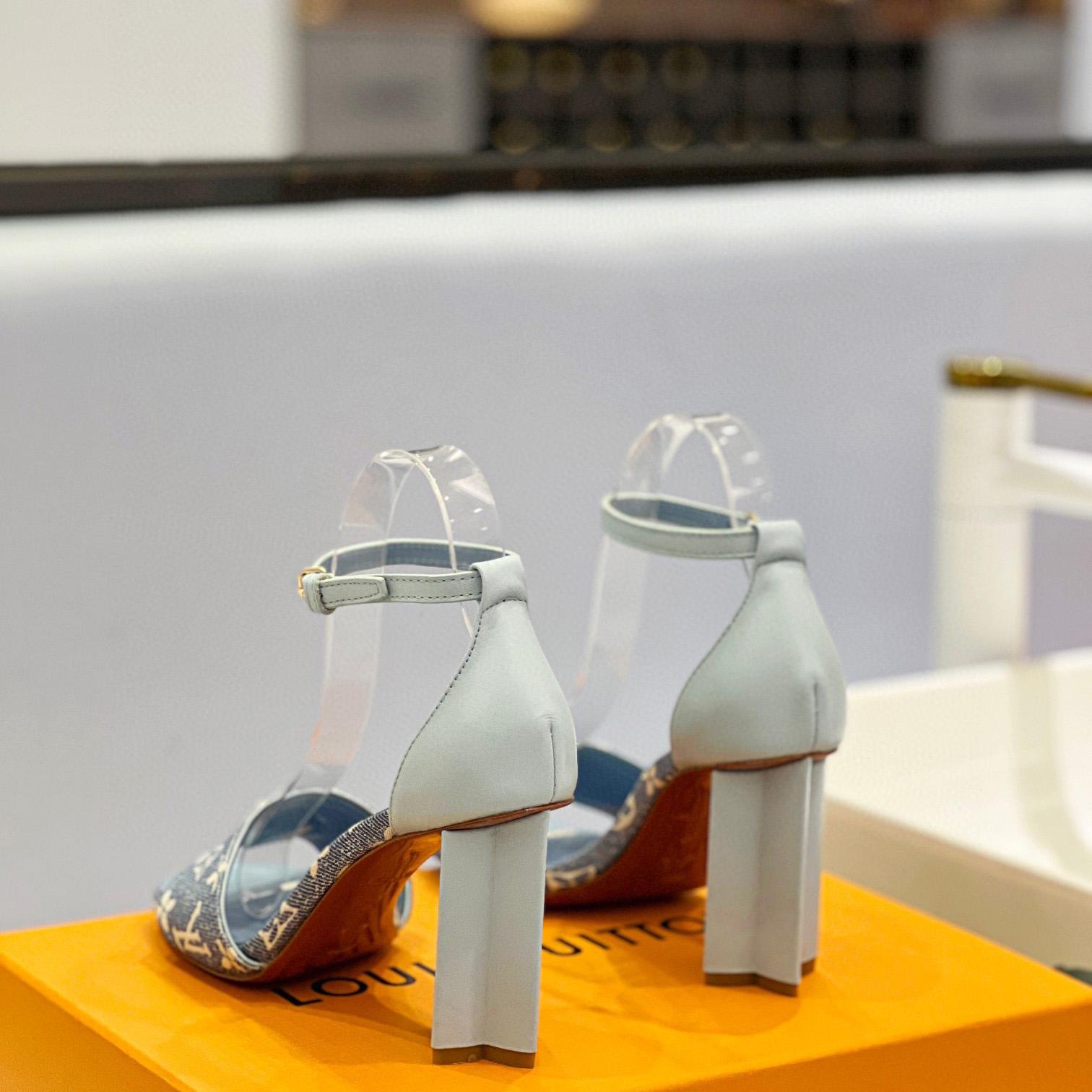 Louis Vuitton Silhouette Sandal     1AAZT5 - PerfectKickZ