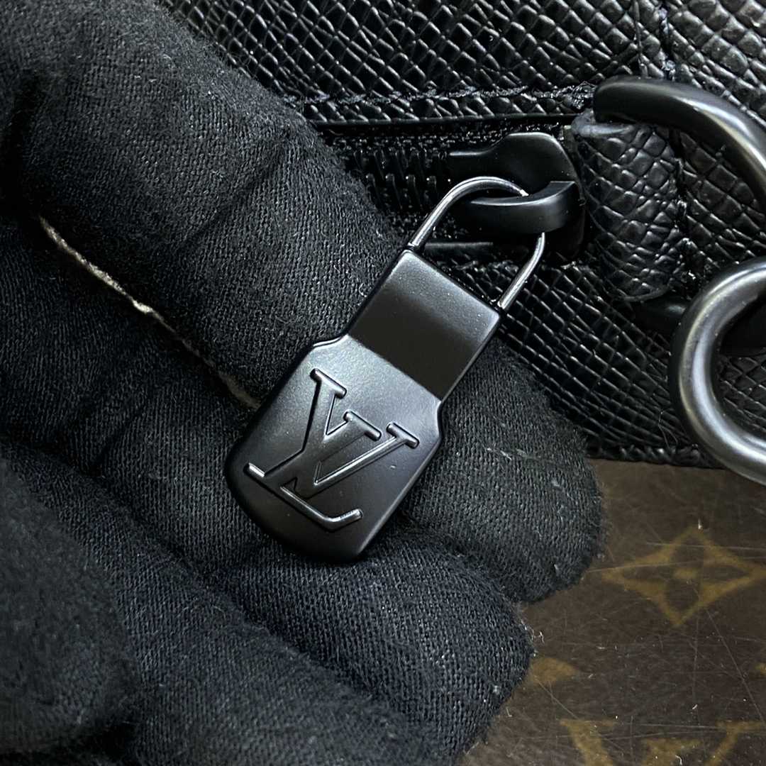 Louis Vuitton Pochette Kasai(25*15.5 *6.5cm)   M82078 - PerfectKickZ