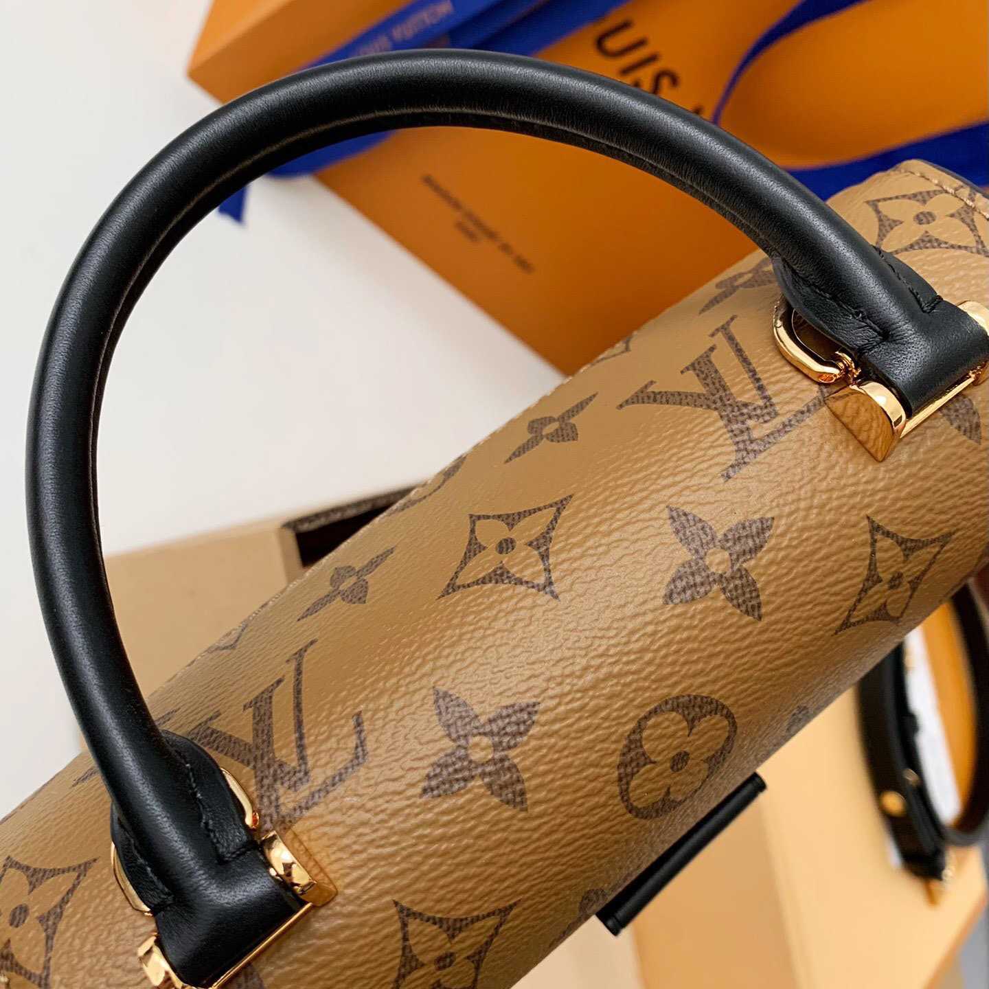 Louis Vuitton Tilsitt Handbag   M46548 - PerfectKickZ
