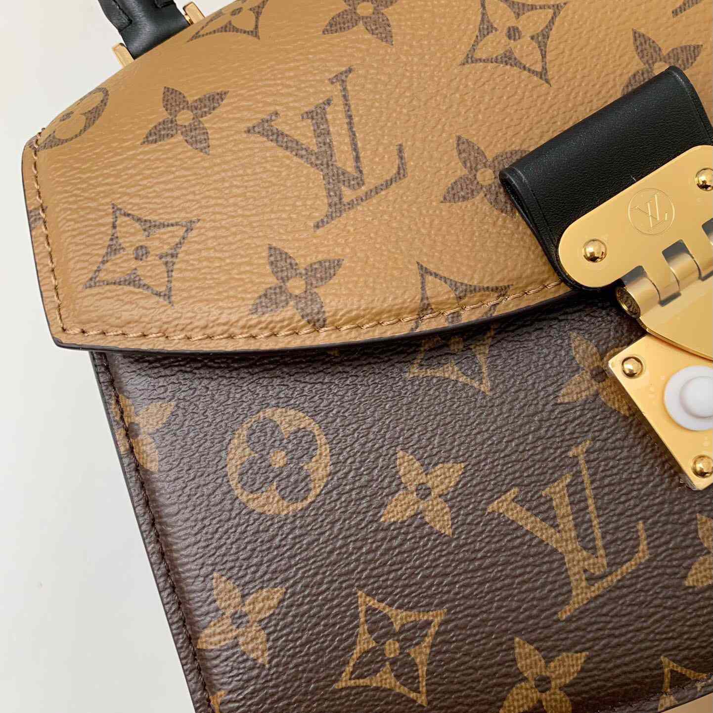 Louis Vuitton Tilsitt Handbag   M46548 - PerfectKickZ