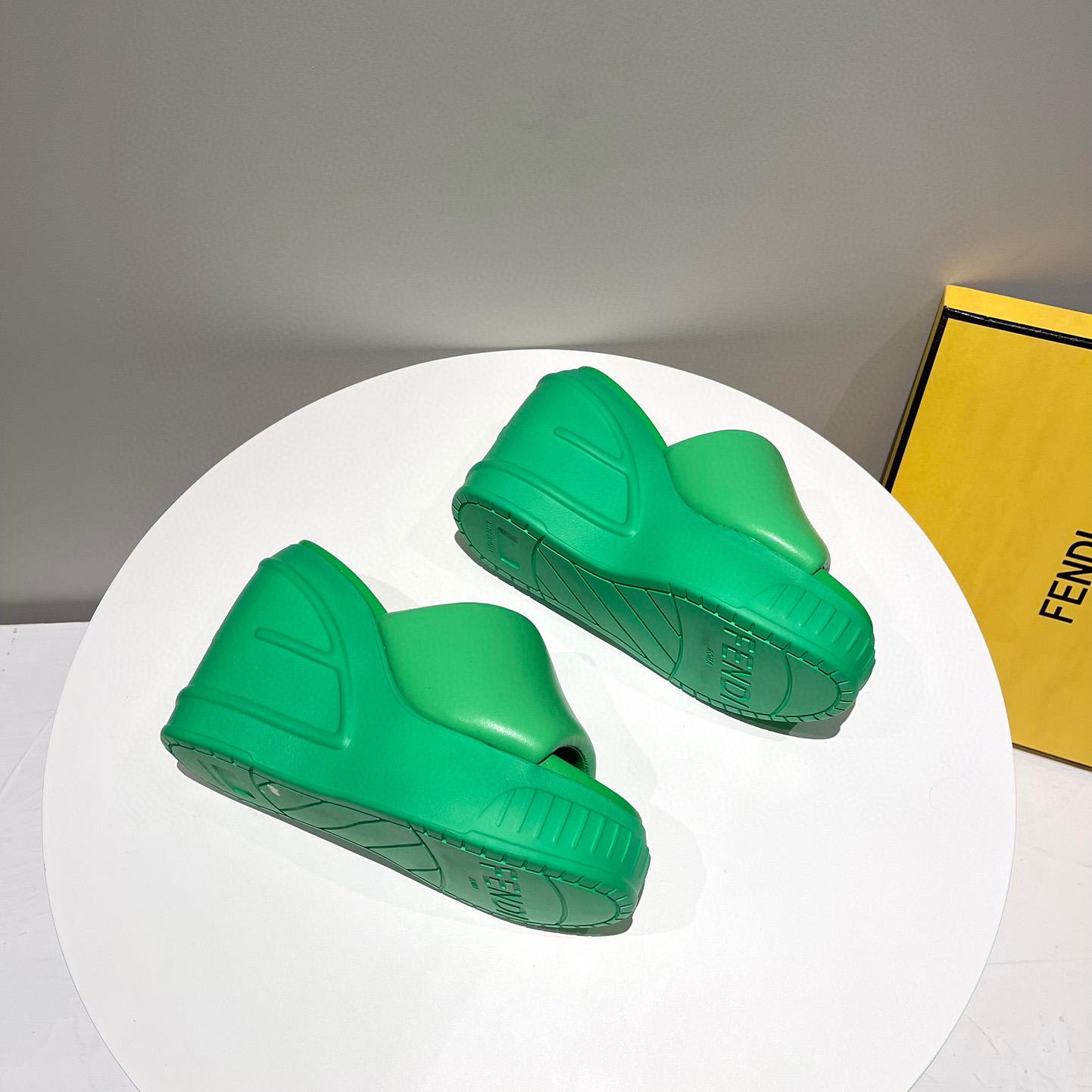 Fendi Fashion Show Green Nappa Leather Slides - PerfectKickZ