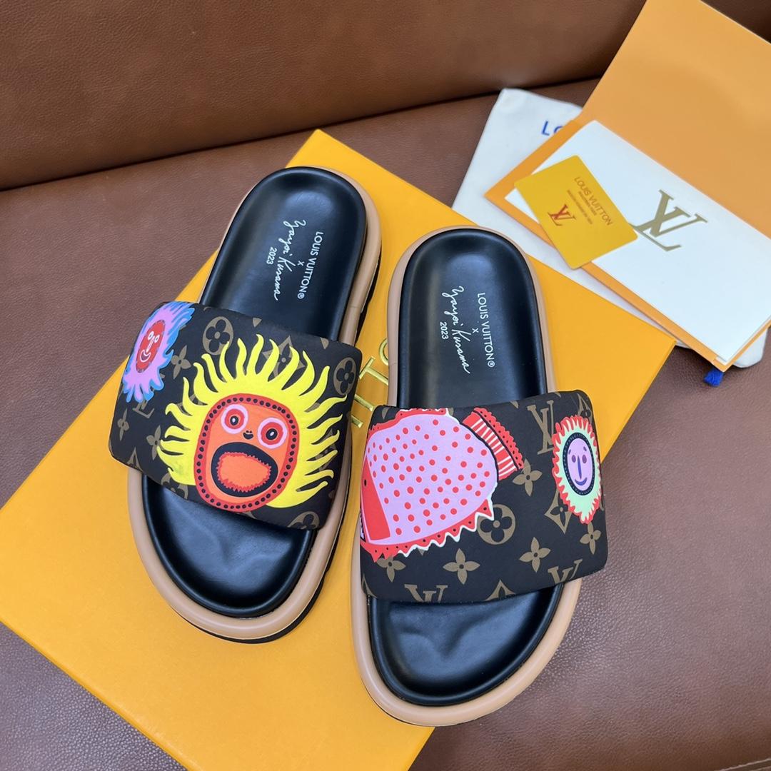 Louis Vuitton LV x YK Pool Pillow Flat Comfort Mule   1ABD8T - PerfectKickZ