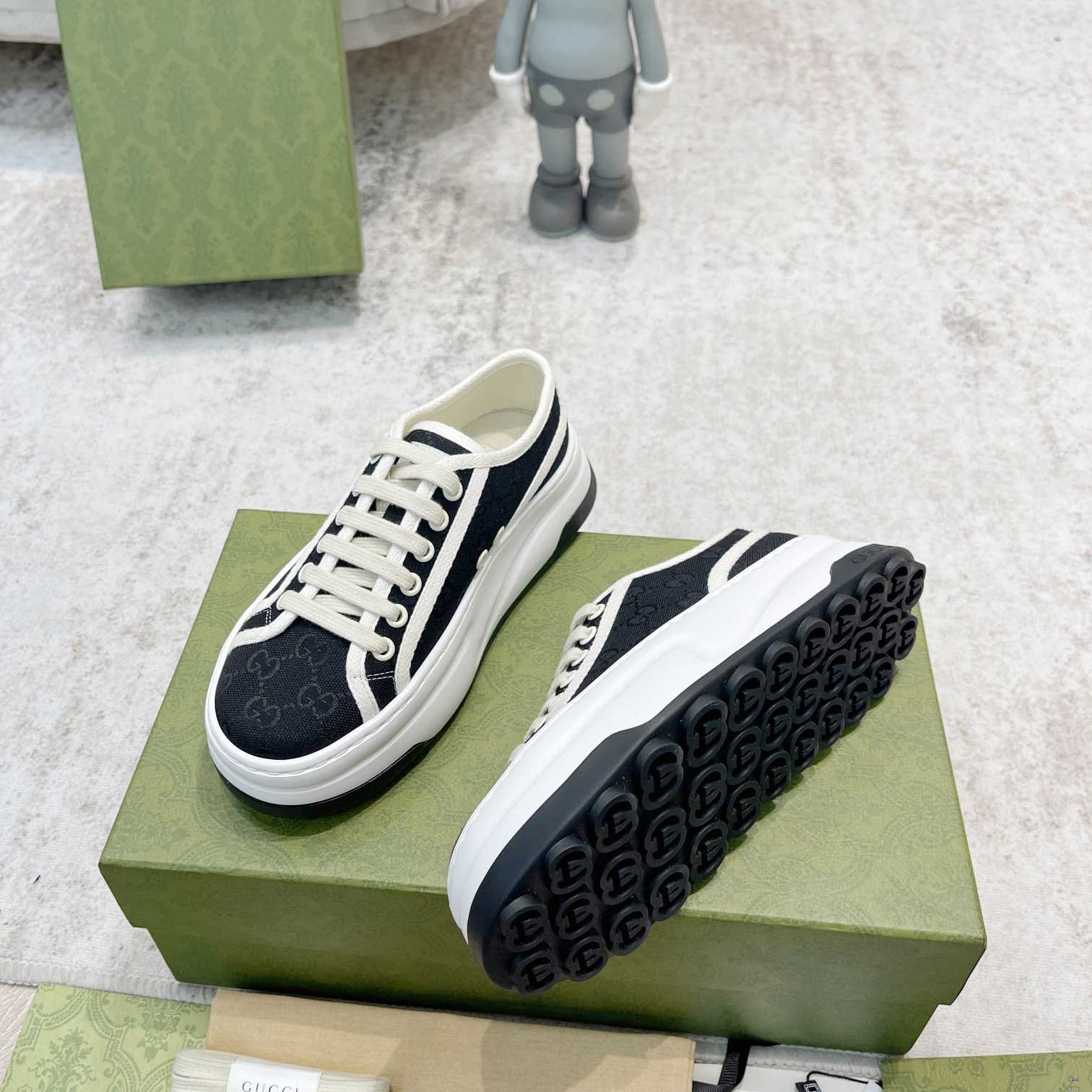 Gucci Women's GG Sneaker - PerfectKickZ