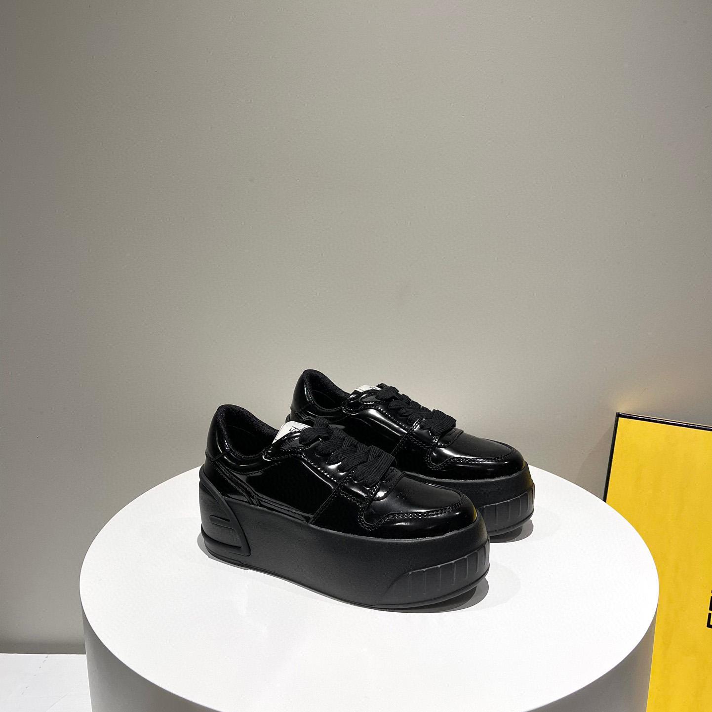 Fendi Fashion Show Black Leather Low-Tops Sneaker  - PerfectKickZ