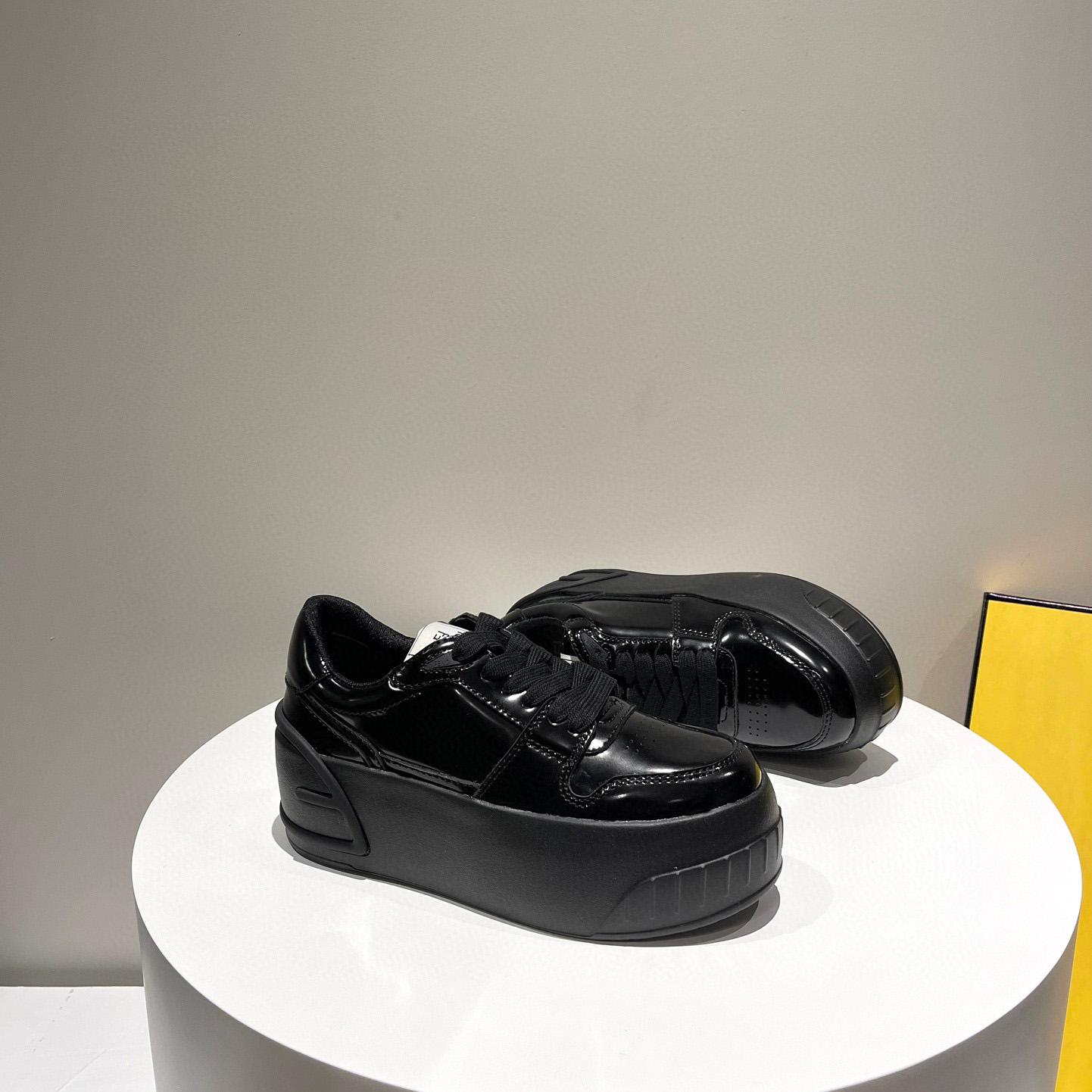Fendi Fashion Show Black Leather Low-Tops Sneaker  - PerfectKickZ