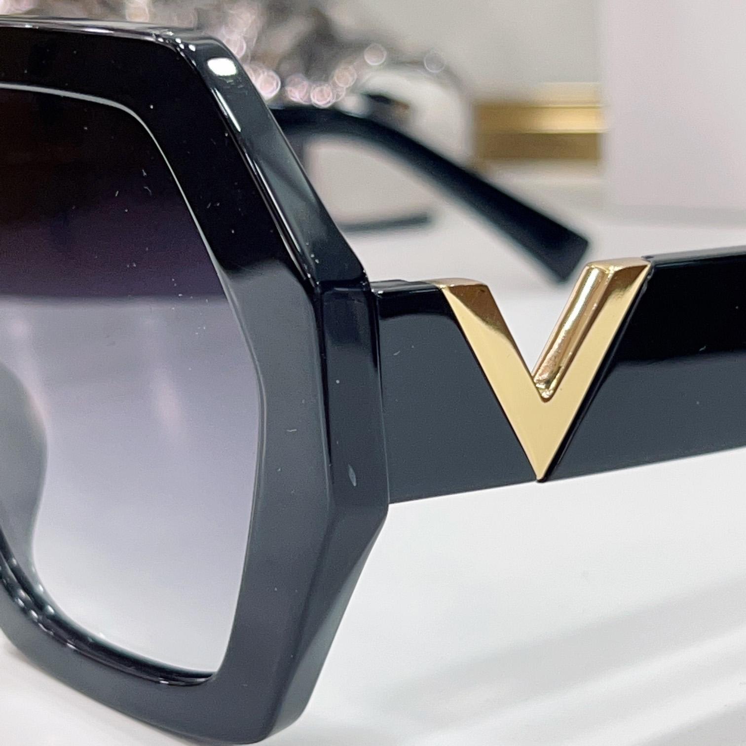 Valenti  VLOGO Hexagonal Oversized-frame Sunglasses  VA4053 - PerfectKickZ